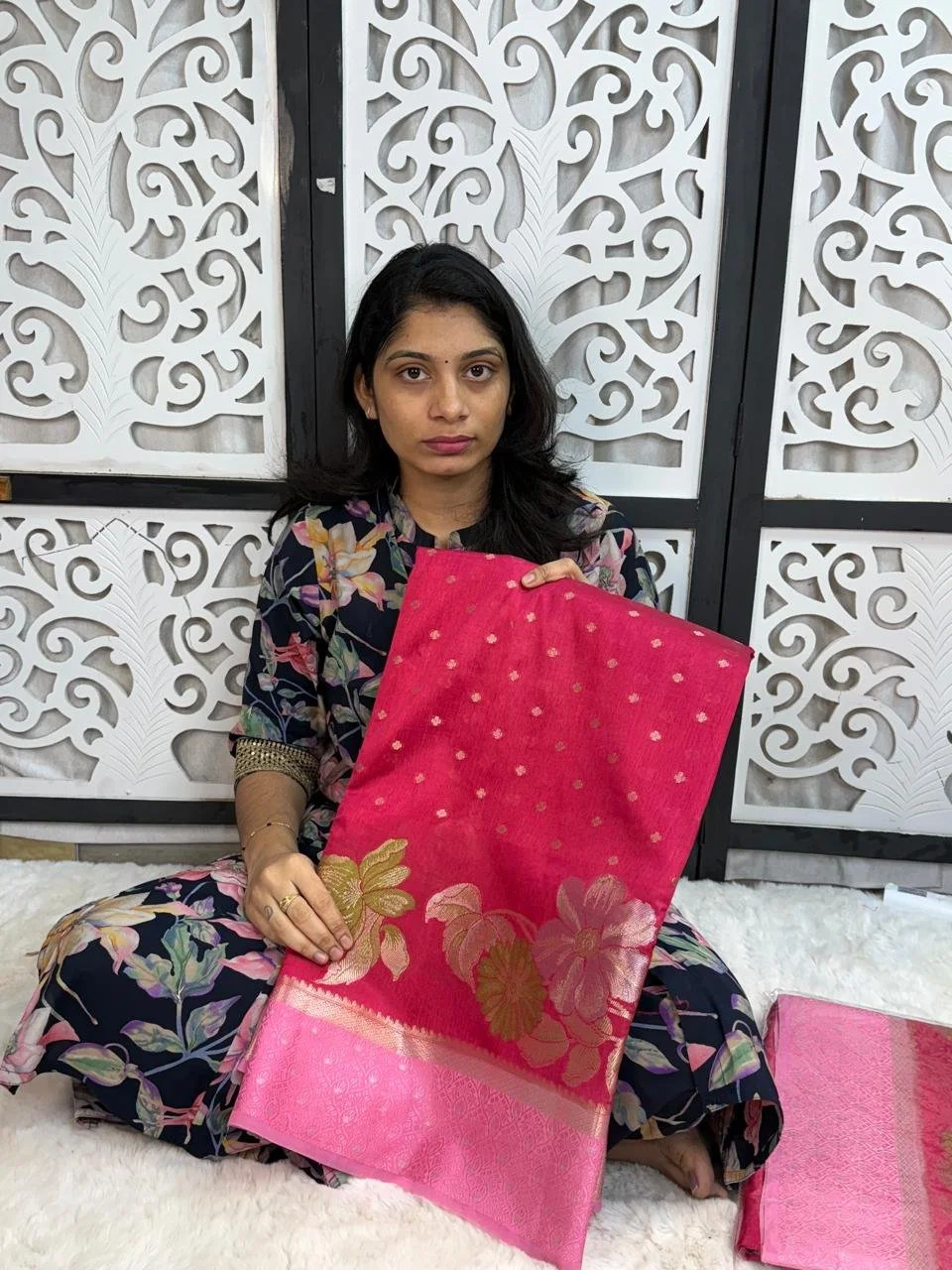 Lime Green Silk Blend Saree with Zari Motifs and Blue Border thumbnail 3