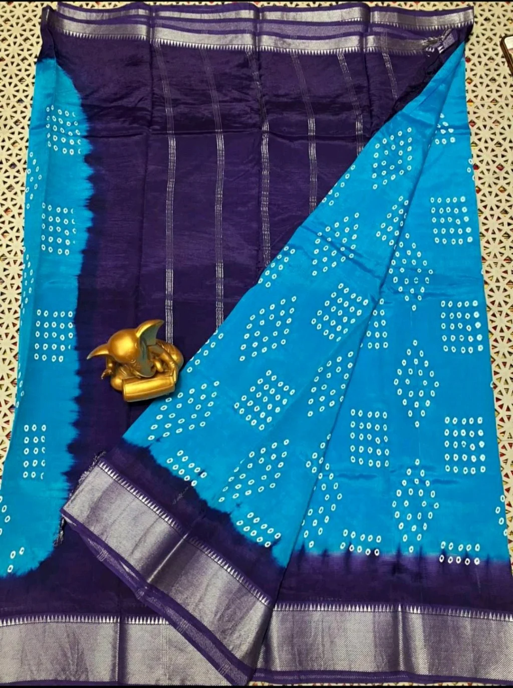 Yellow Blue Mangalagiri Pattu Saree with Bandhani Print thumbnail 6