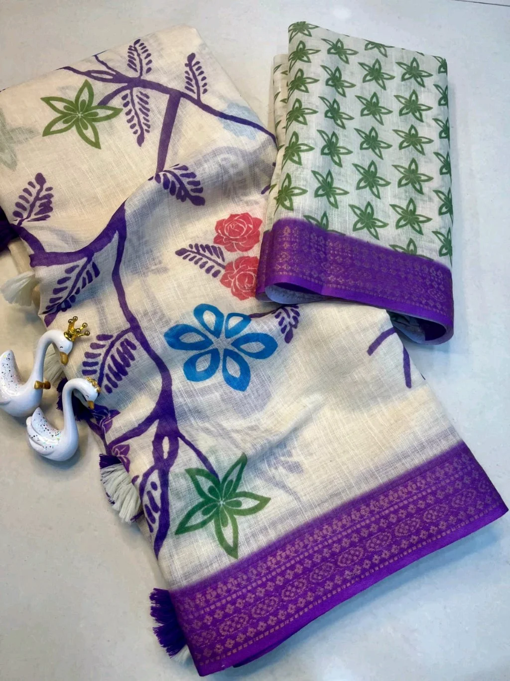 Floral Print Cotton Blend Saree with Tassels 10