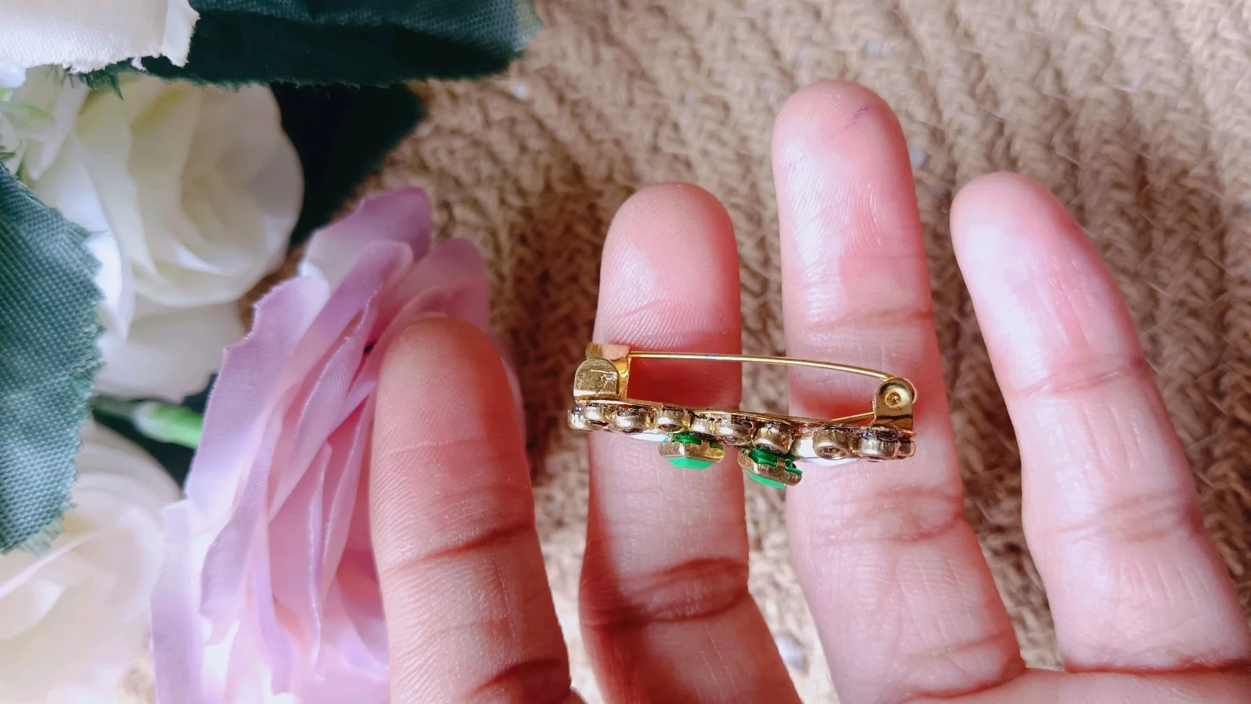 Traditional Gold Tone Saree Brooch Pin with Green and White Stones thumbnail 3