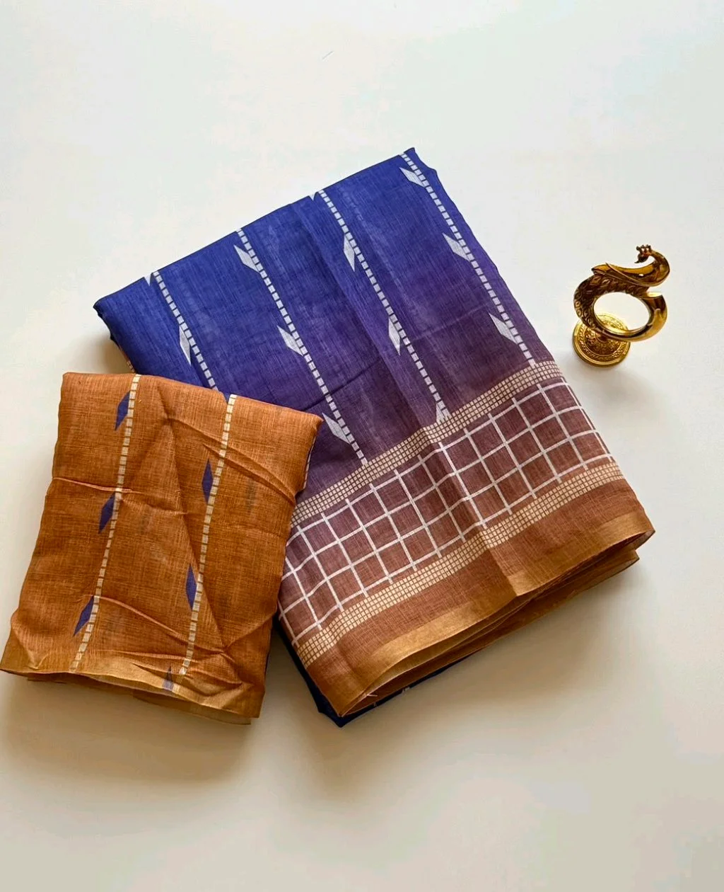 Lenin Cotton Saree with Geometric Patterns 8