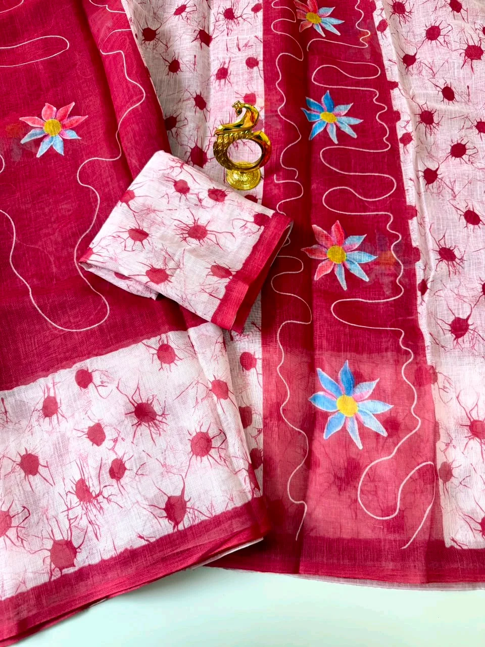 Mul Cotton Saree with Batik Print and Blouse Piece thumbnail 4