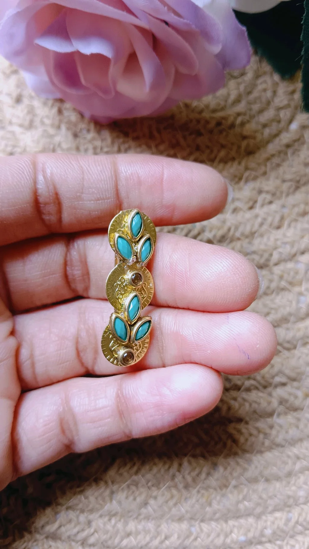 Gold Tone Turquoise Stone Saree Brooch Pin