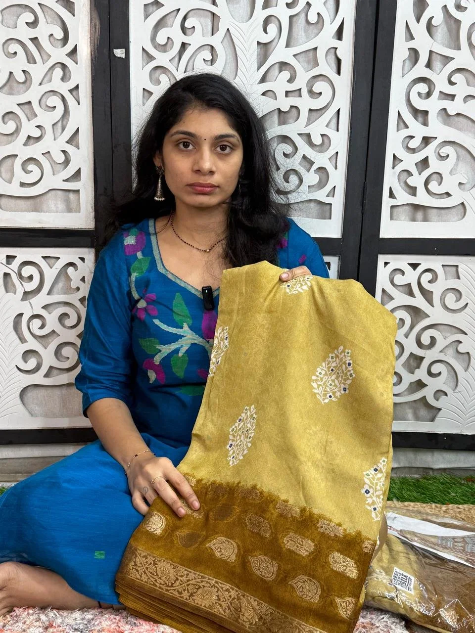 Pink and Maroon Silk Blend Saree with Zari Border 2