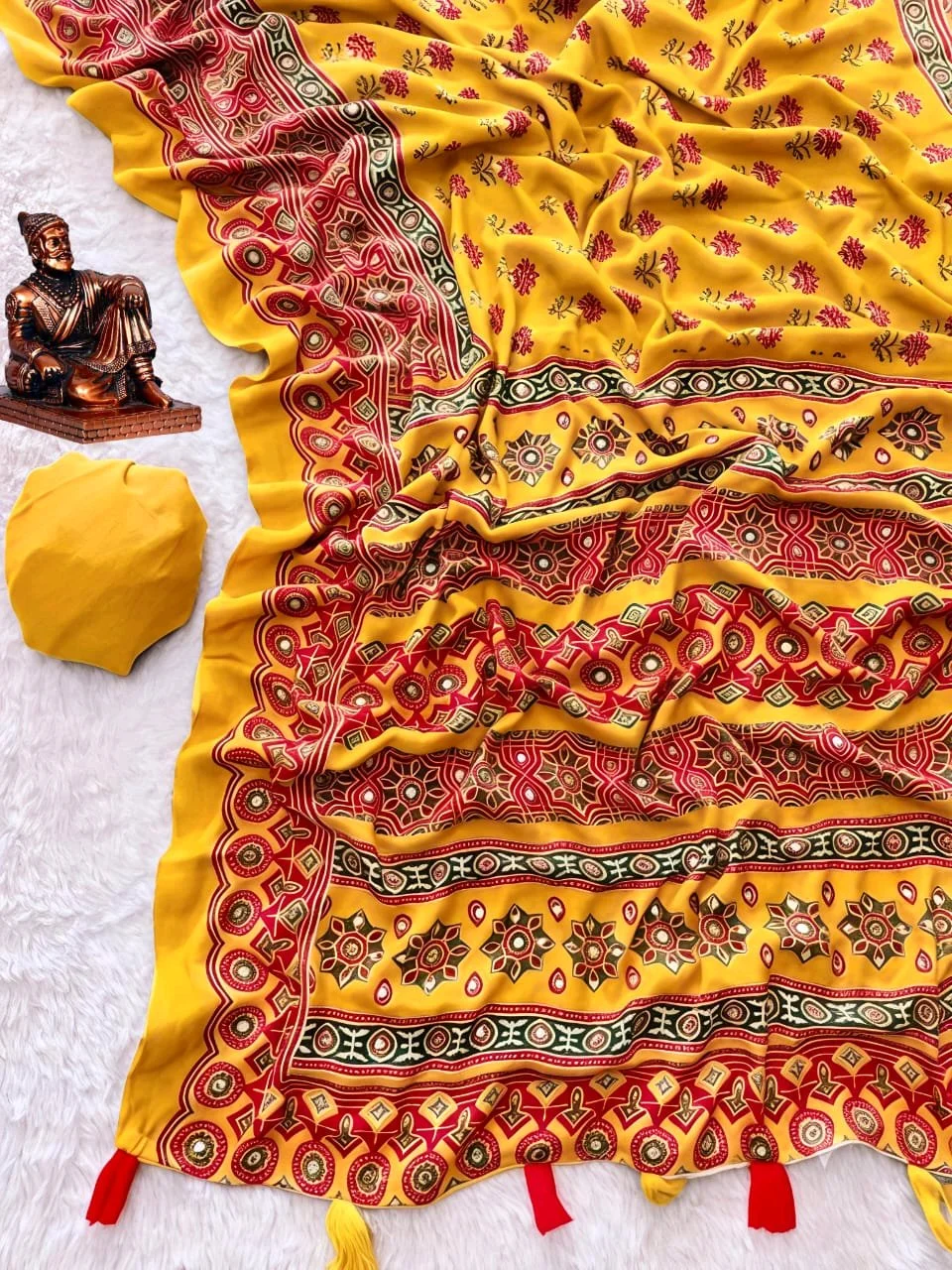 Kasturi Crrpe Sarees thumbnail 6