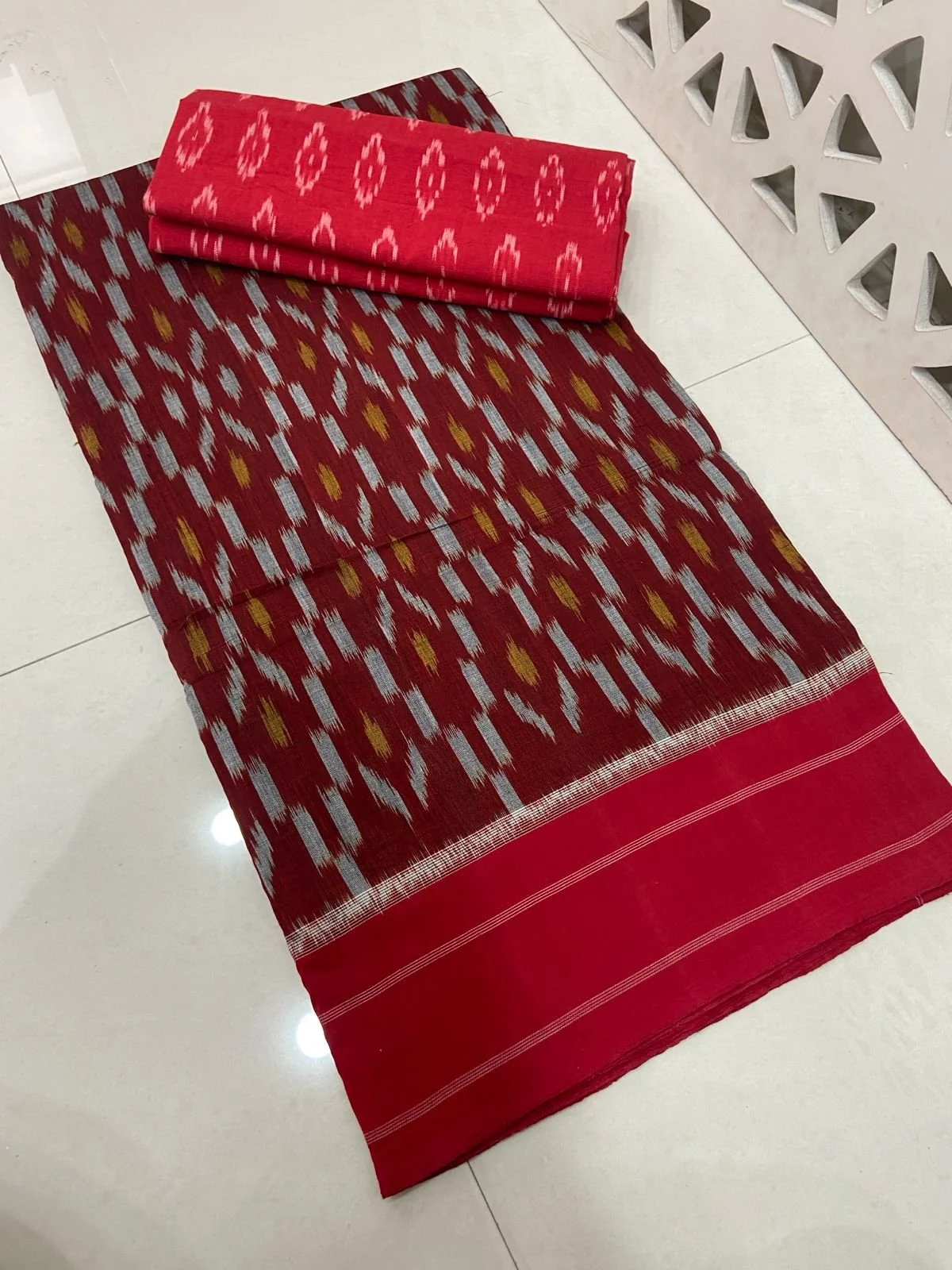 double ikkat cotton saree thumbnail 7
