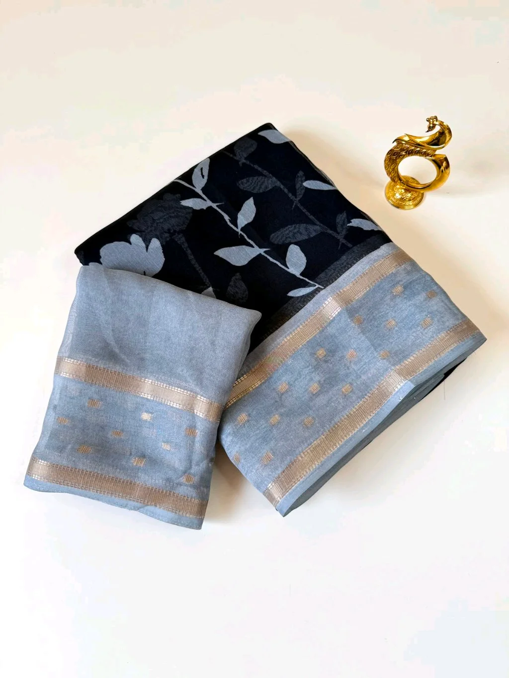 Floral Organza Saree with Zari Border 2