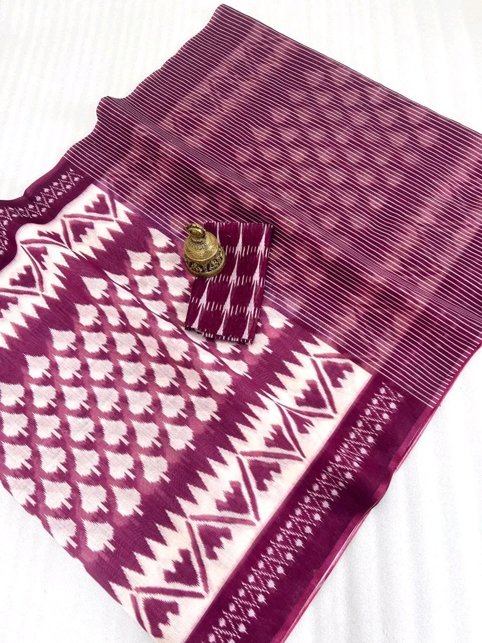 Vibrant Ikat Print Cotton Blend Sarees thumbnail 7