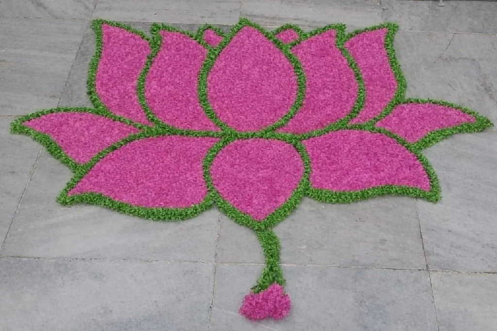 Festive Cow and Lotus Wall Decor Set - Variant 2