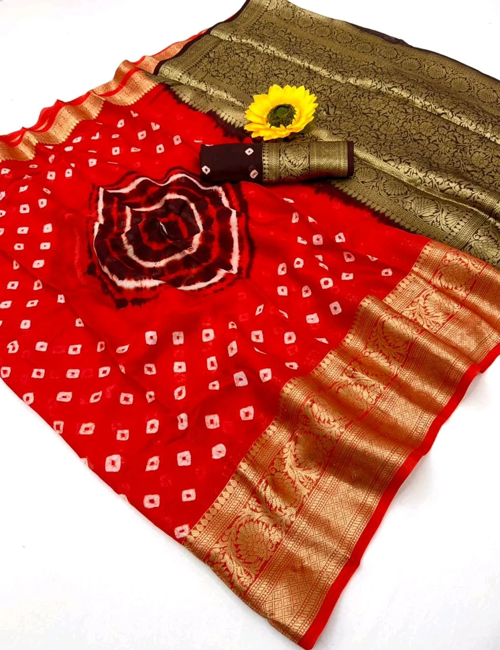 Kanjivaram  Bandhani Saree with Gold Zari Border 4