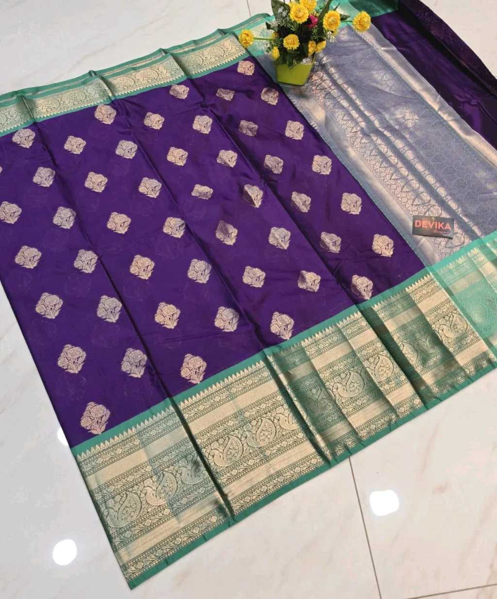 Kanjivaram Soft Pattu Saree with Green Gold Zari Border 4