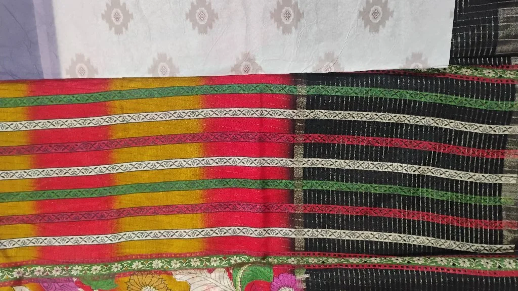 Crepe Silk Center Design Saree thumbnail 3