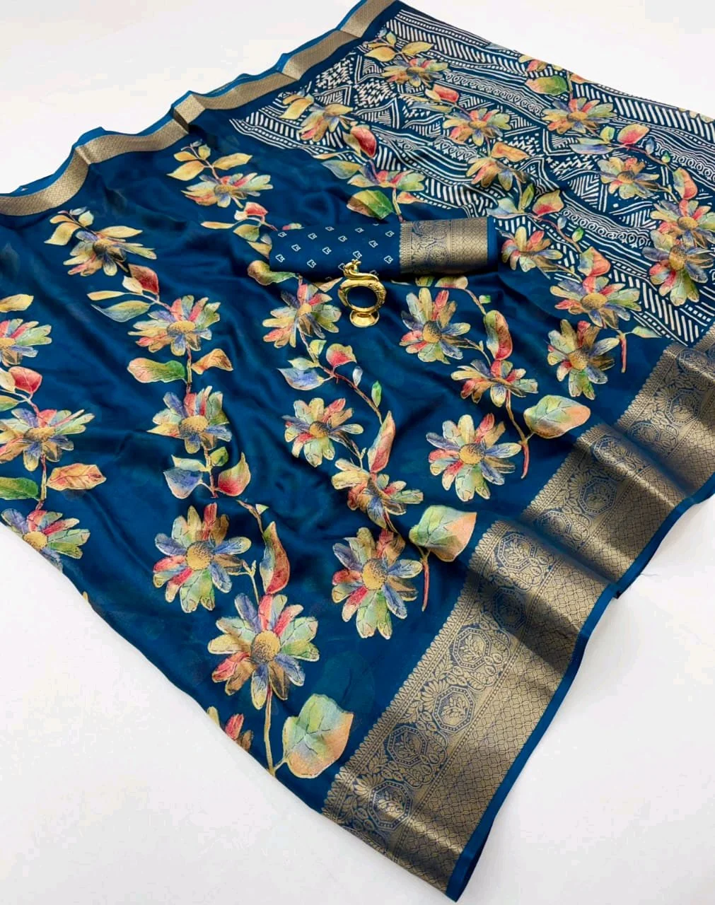 Heavy Marshmellow Saree with Zari Border thumbnail 10