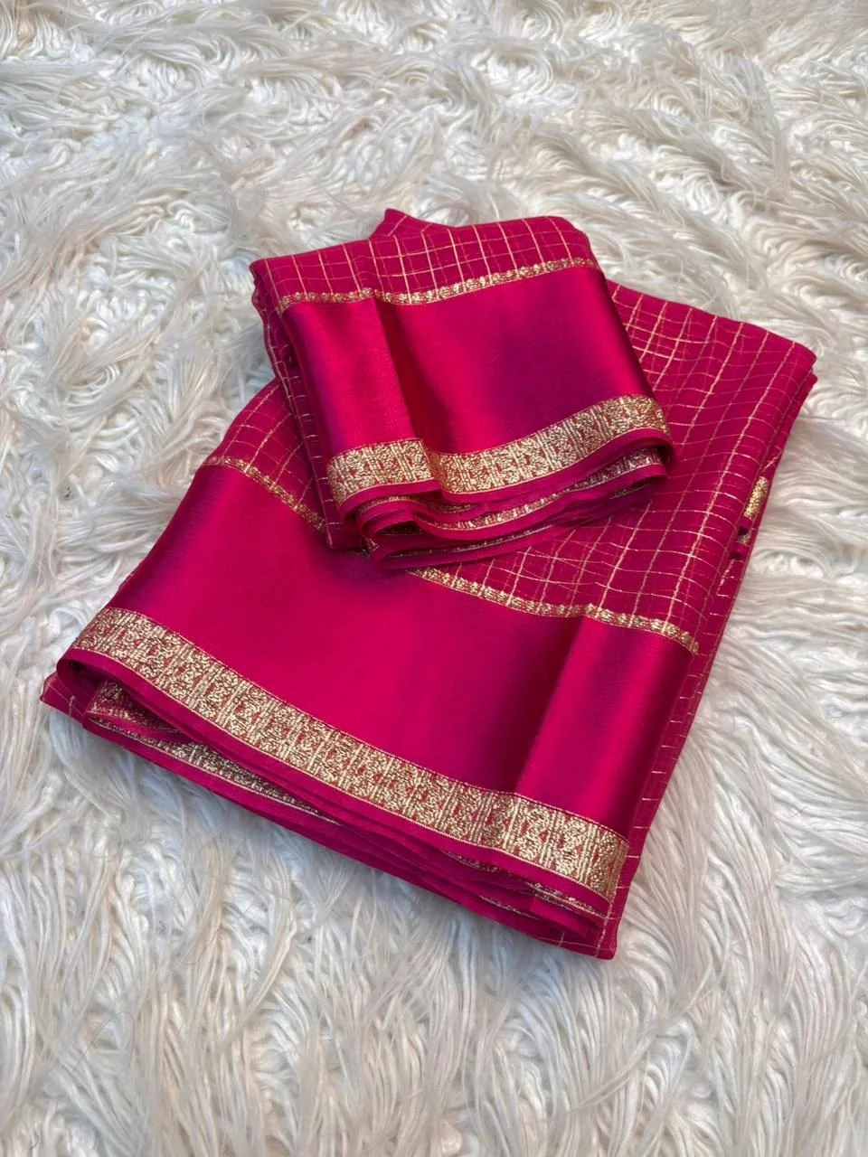 Viscose Georgette Saree with Gold Zari Checks 4