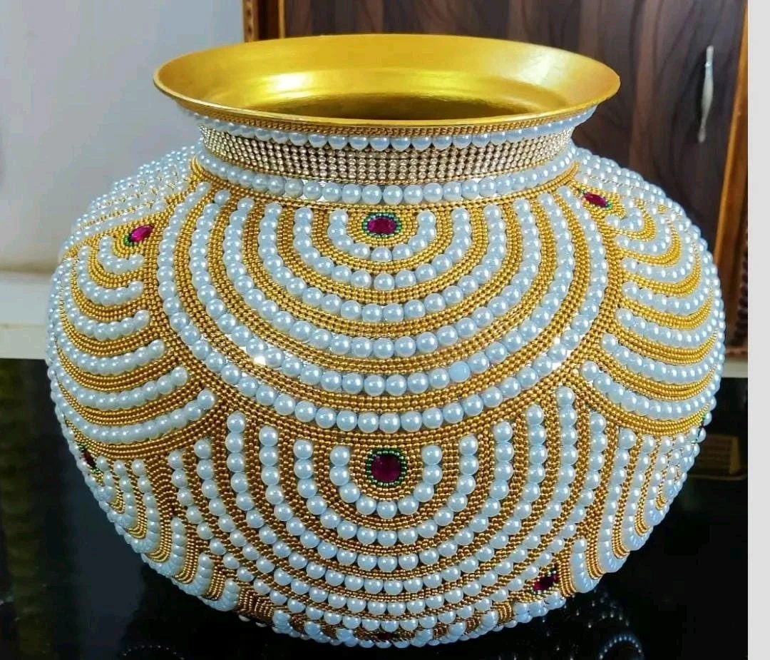 Pearl and Gold Beaded Decorative Pot 1