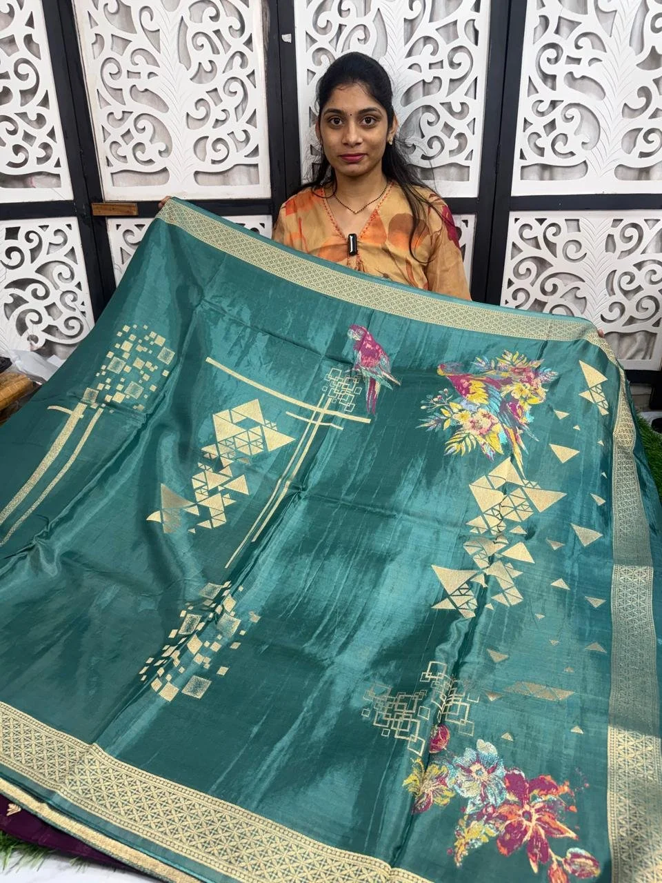 VYKUNTAPURAMNew arrivals…Pure Handloom collection rw mango pattu saree …Allover saree nice weaving Geometrical with parrot designNice boarder rich pallu contrast classy blouse~Offer price 2850+ thumbnail 2