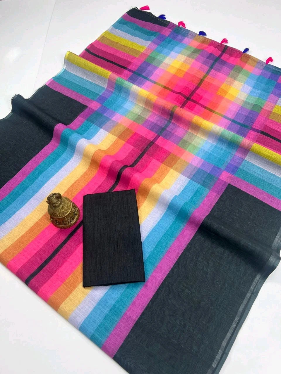 Vibrant Multicolor Plain Linen Cotton Saree with Tassels thumbnail 4