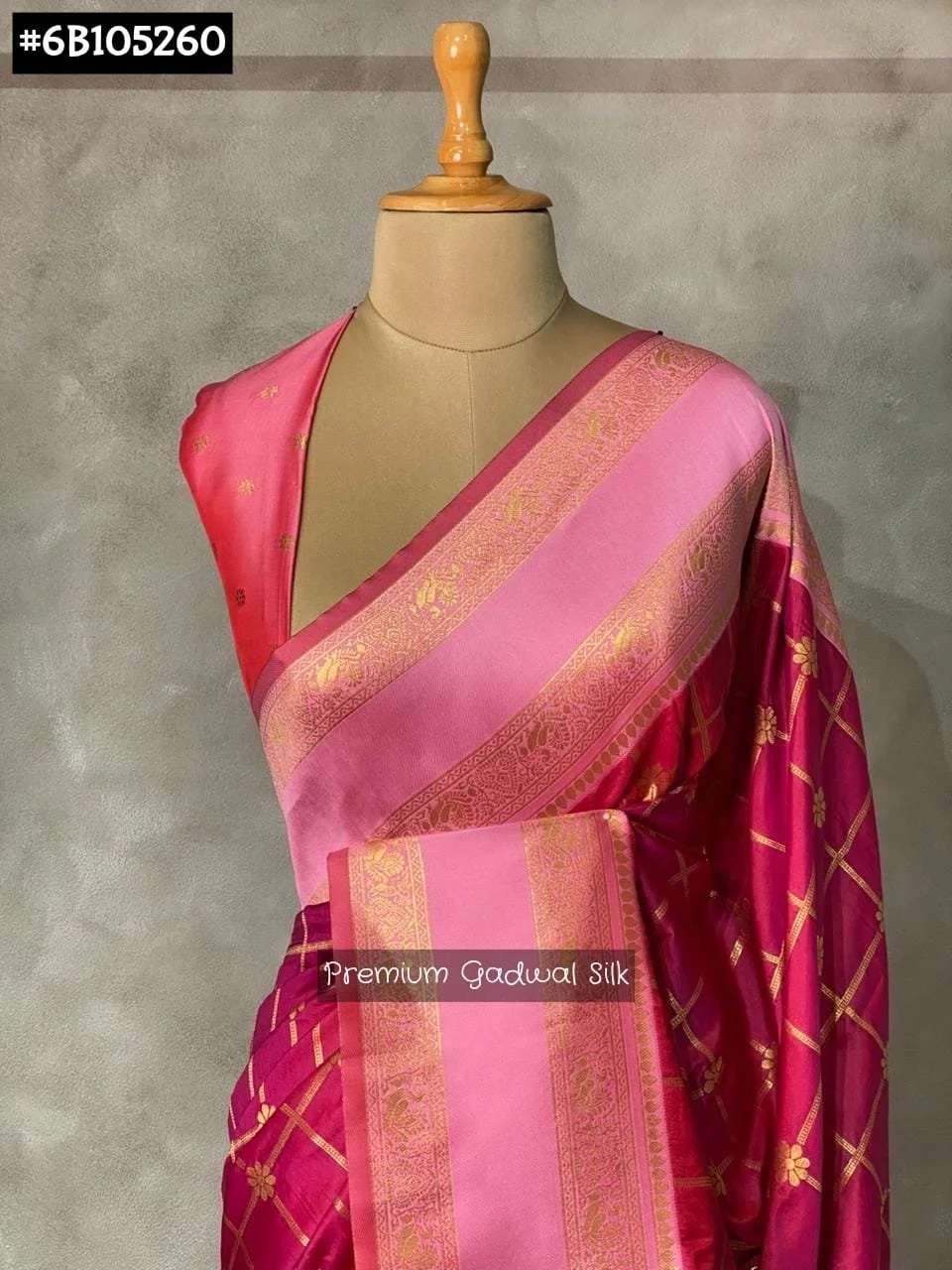 Premium Gadwal Silk Saree with Zari Checks and Contrast Pink Border 3