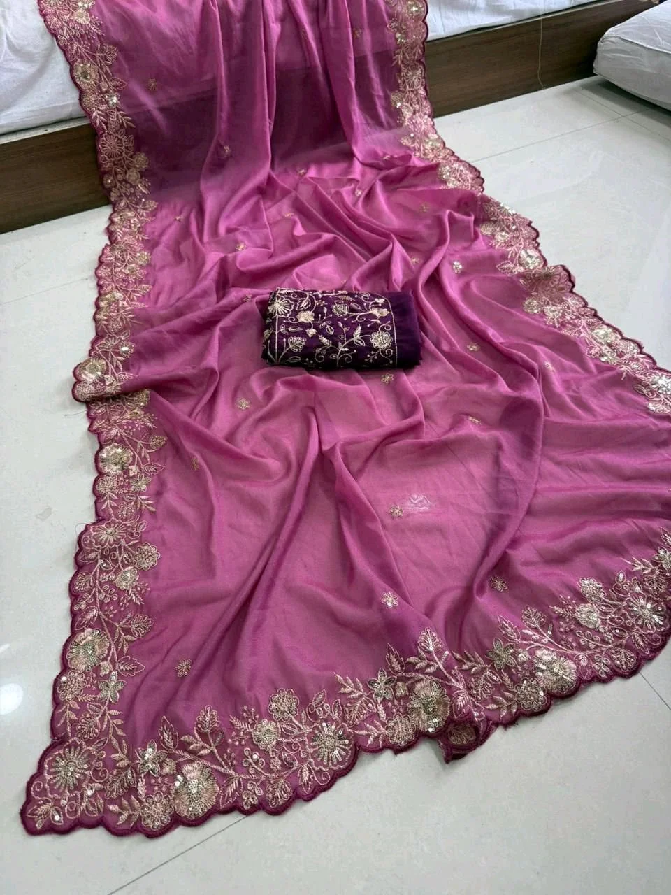 Star Georgette Saree with Blouse Piece 5