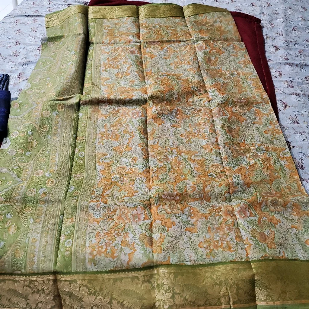 మెహందీ Colour Saree. All Over Flowral Print With Thread Boarder.. Pure Silk 100 Count Saree 3