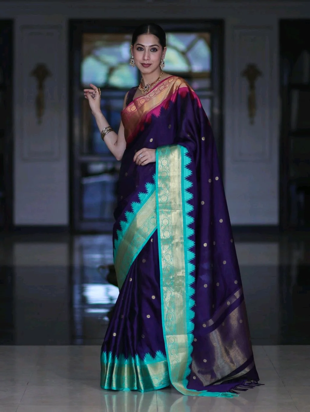 Ganga Jammuna Semi Soft Banarasi Saree 5