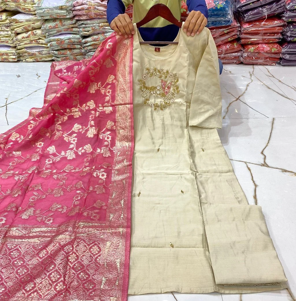 Romansilk Fabric Kurta Set with Pink Banarasi Dupatta 1