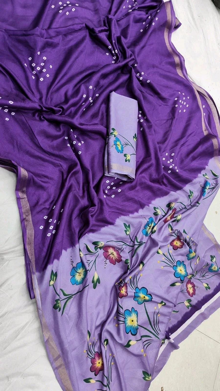 Bandhani Print Saree thumbnail 6
