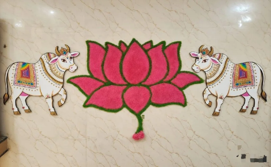 Festive Cow and Lotus Wall Decor Set - Variant 3