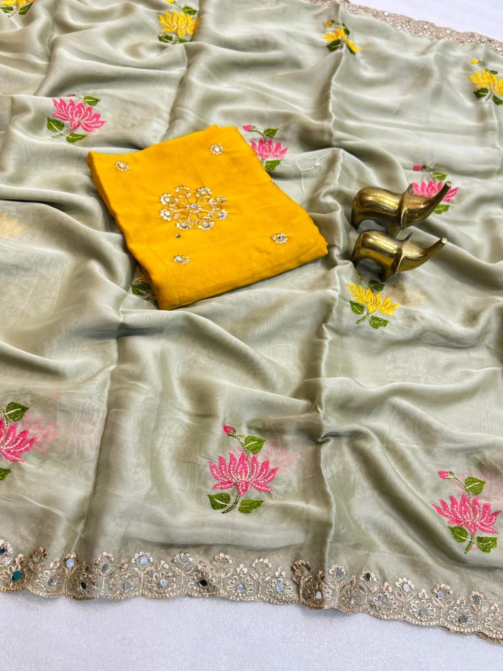 Soft Rangoli Saree 8