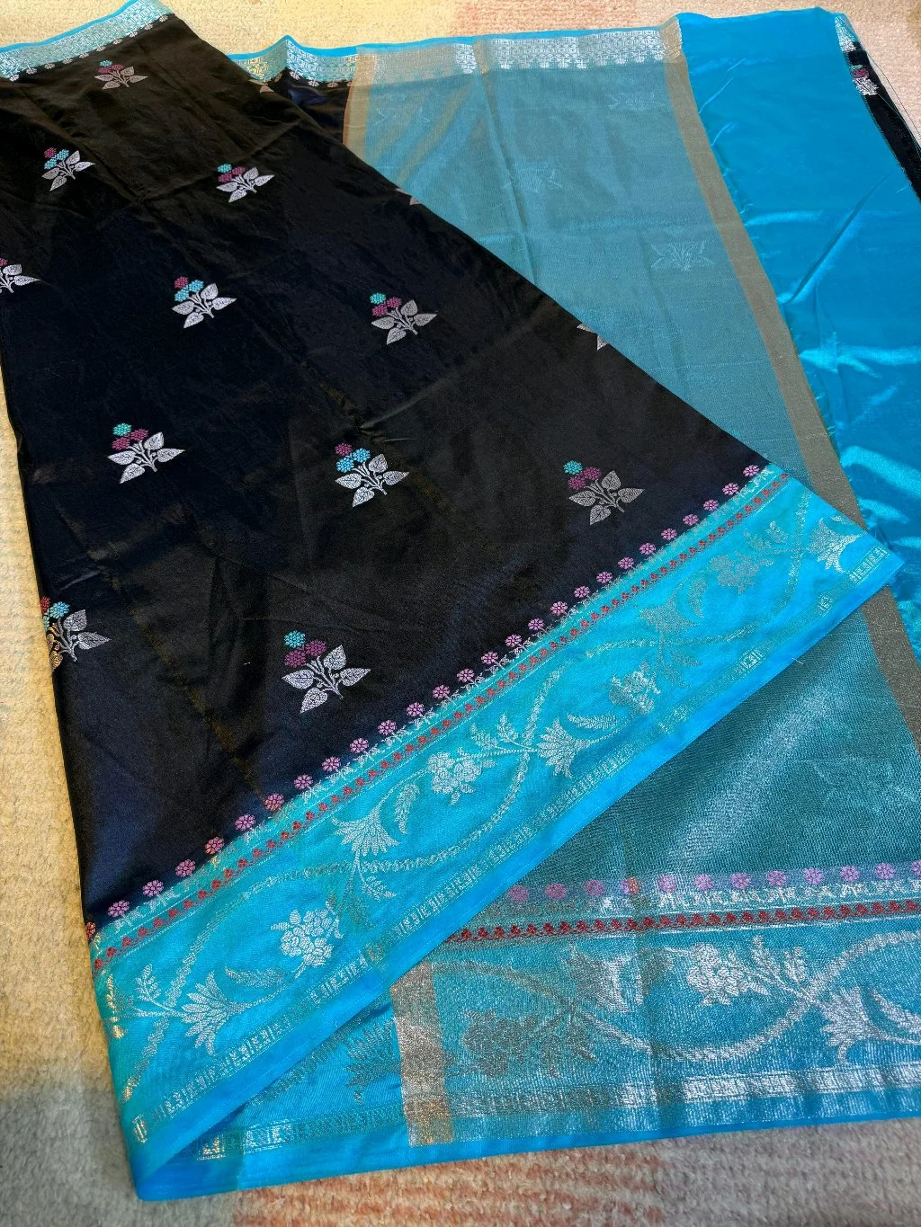 Royal Blue Raw Mango Soft Silk Saree with Sky Blue Zari Border and Silver Motifs thumbnail 4
