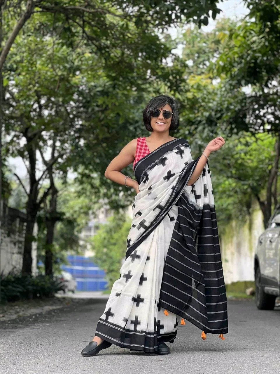 Ikkat Print Pute Lenin Cotton Saree 7