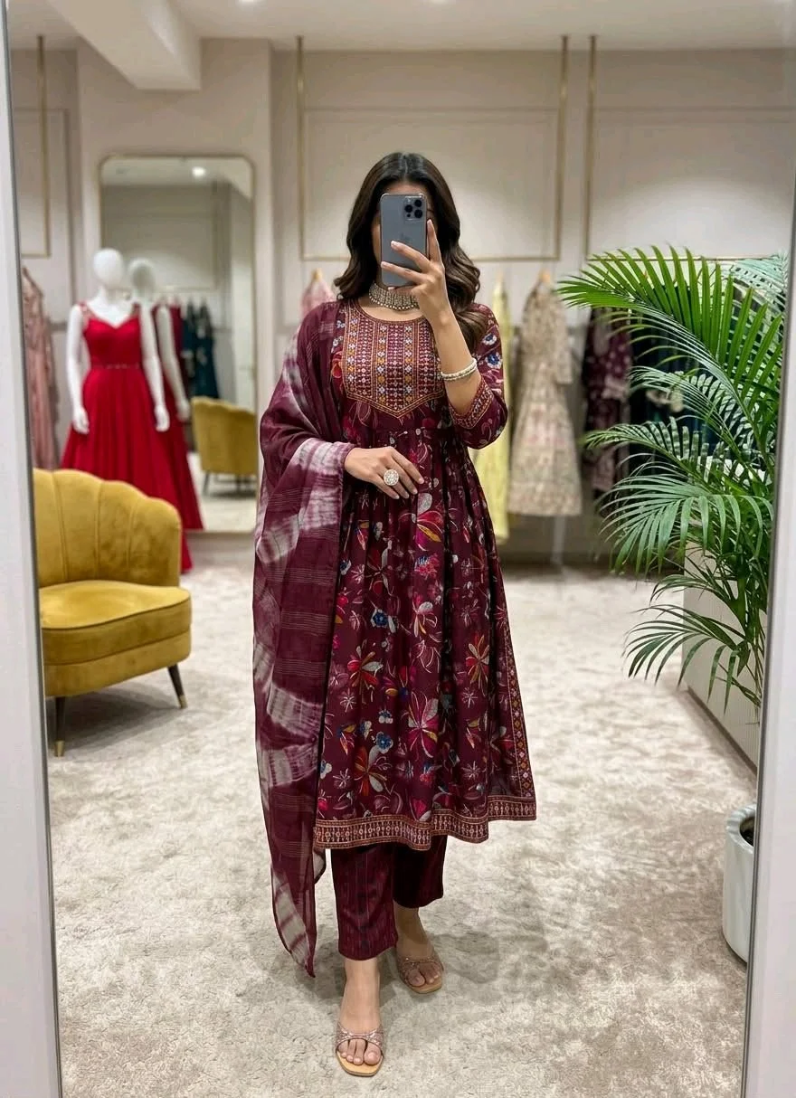 Embroidered Cotton Kurti Sets with Dupatta thumbnail 10