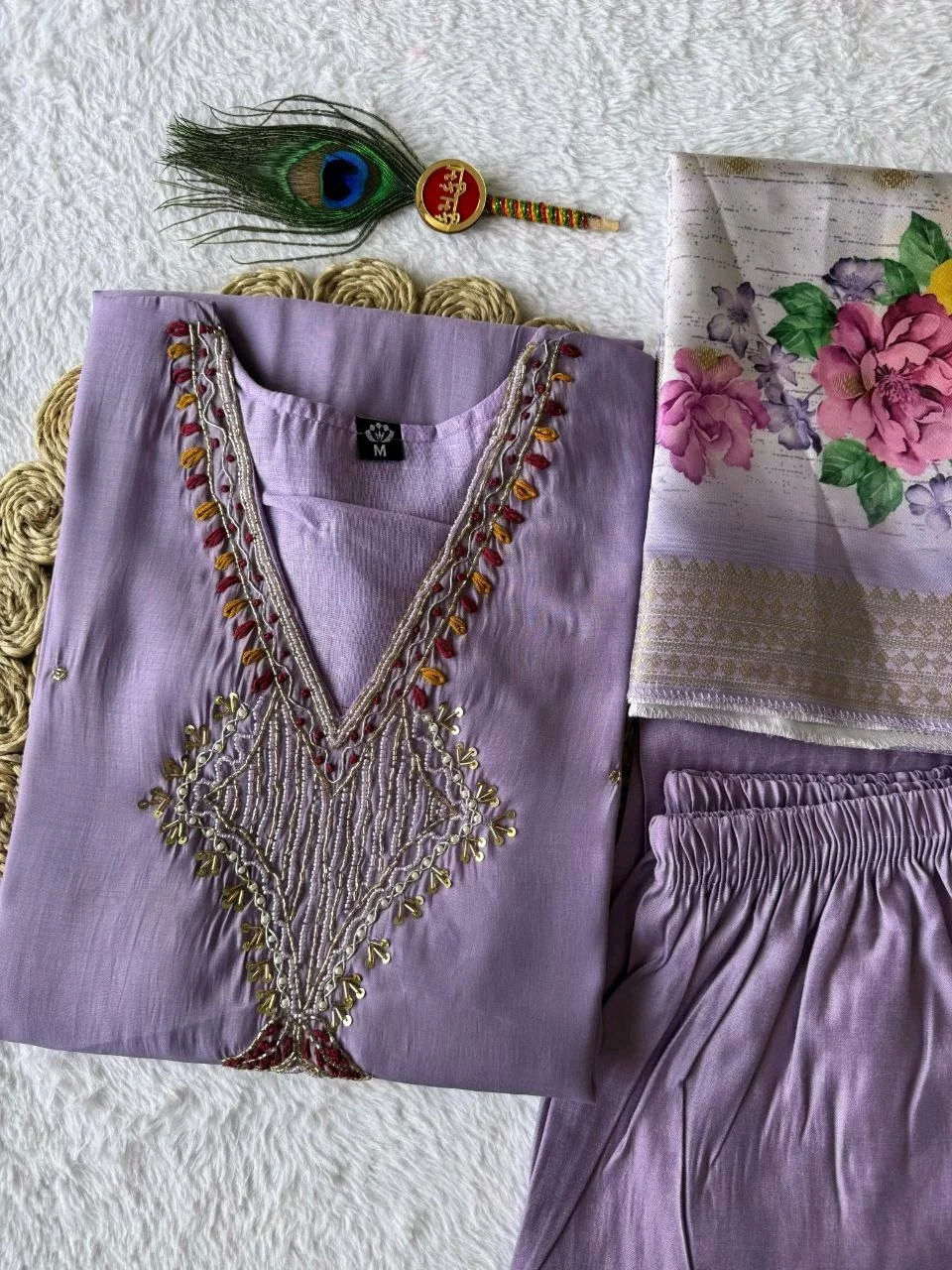 Embroidered Kurti Set with Floral Dupatta thumbnail 7